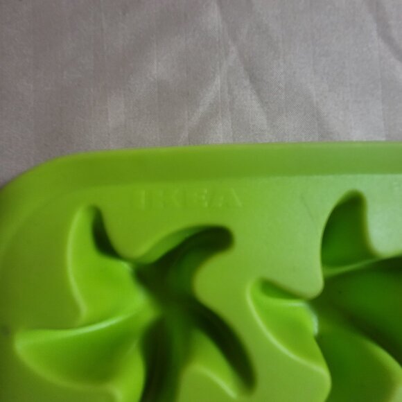 IKEA Silicone Starfish Ice Cube Tray - Picture 2 of 3